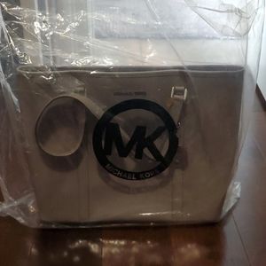 PERFECT CONDITION Michael Kors Purse/tote & Wallet